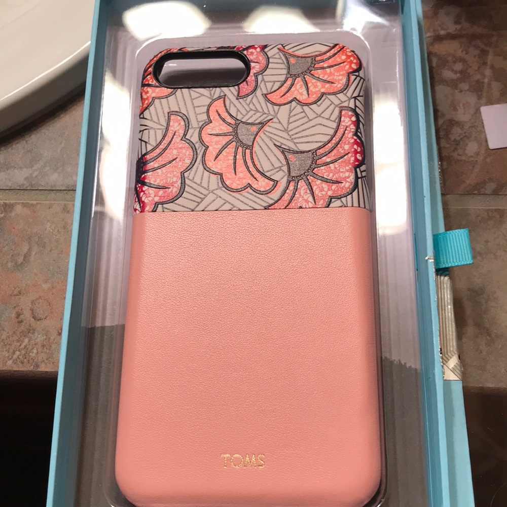 TOMS iPhone 7PLUS case